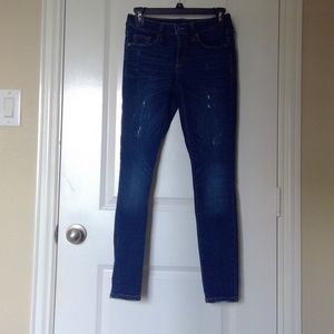 dark wash ripped skinny jeans